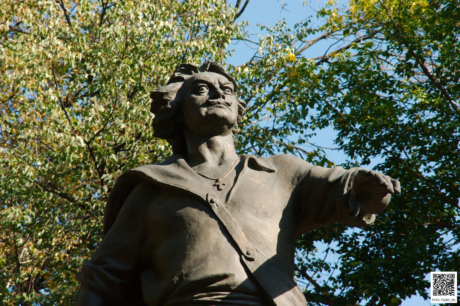 Памятник Петру I