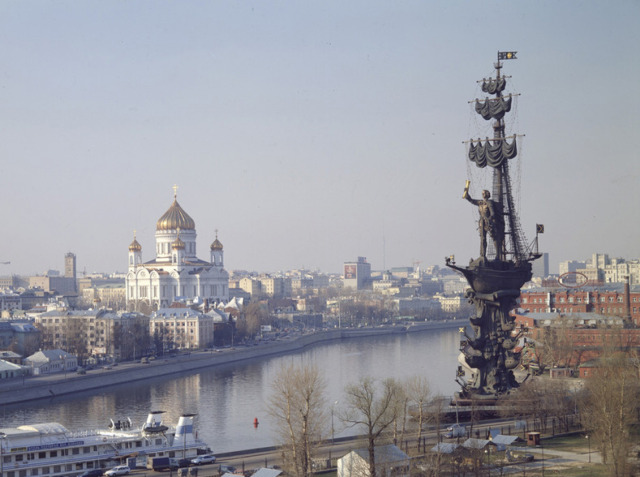 Памятник Петру I