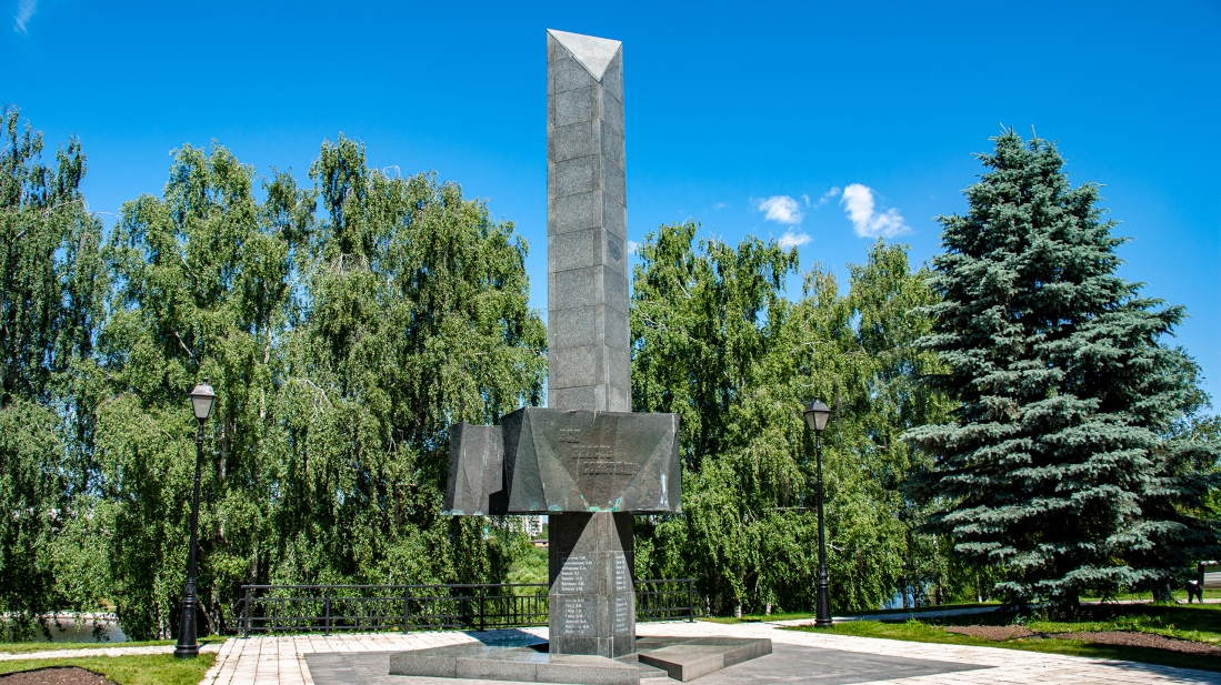 Памятник Борцам Революции