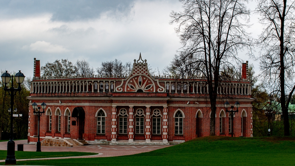 Второй Кавалерский корпус в парке Царицыно